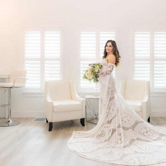 Rue De Seine- Adara Wedding Dress, with sleeves included - Picture 4 of 5